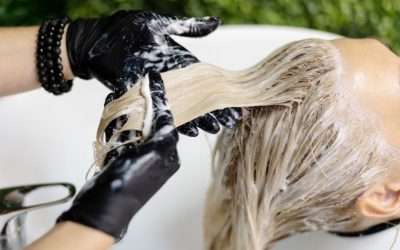 Cómo teñir las extensiones de cabello natural
